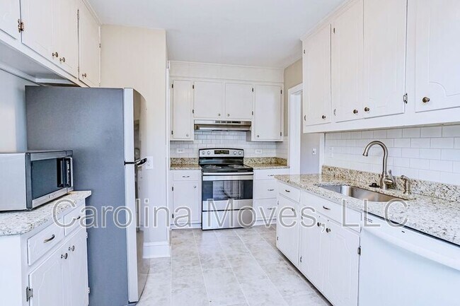 Foto del edificio - 808 E Lee Rd