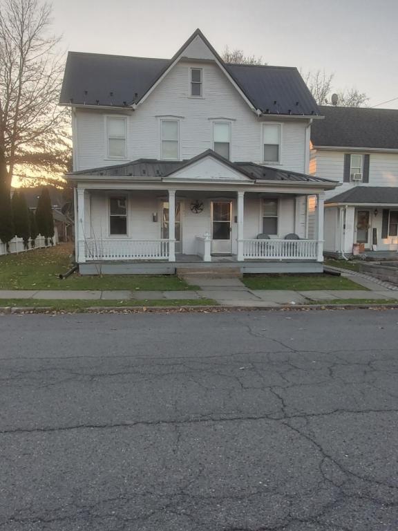 Primary Photo - 330 George St