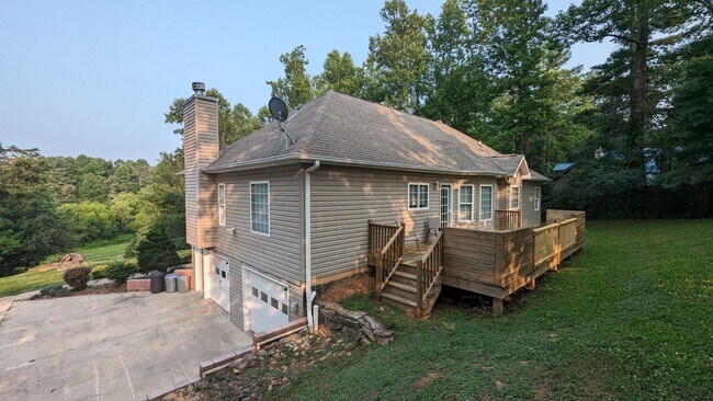 Foto del edificio - Stylish, Move-In-Ready Home with Designer ...