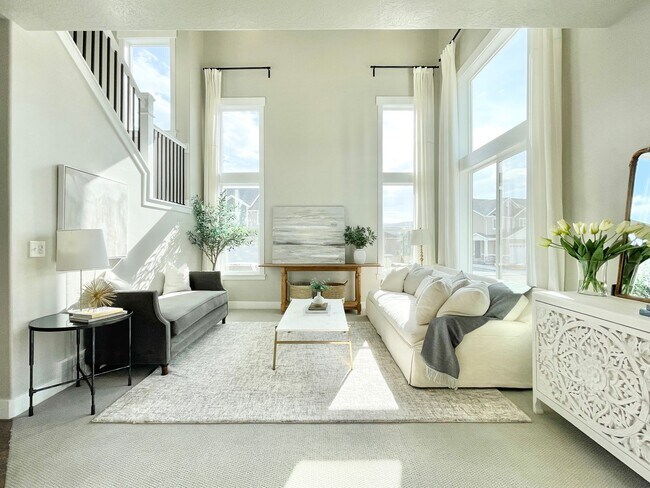 Building Photo - Stunning Model Townhome at Quailhill!