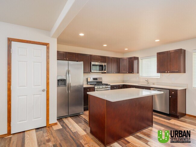 Foto del edificio - 5517-5519 E 14th Ave