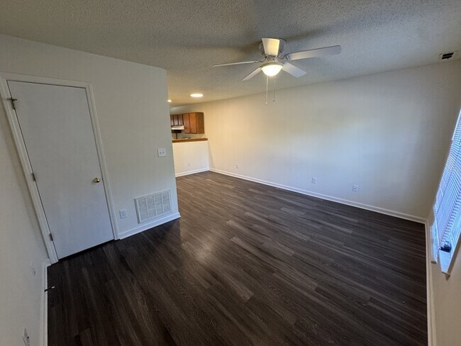 Foto del edificio - 2 bed 1.5 Bath