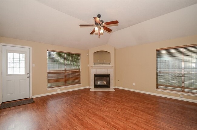 Building Photo - 4635 Southwest Fwy