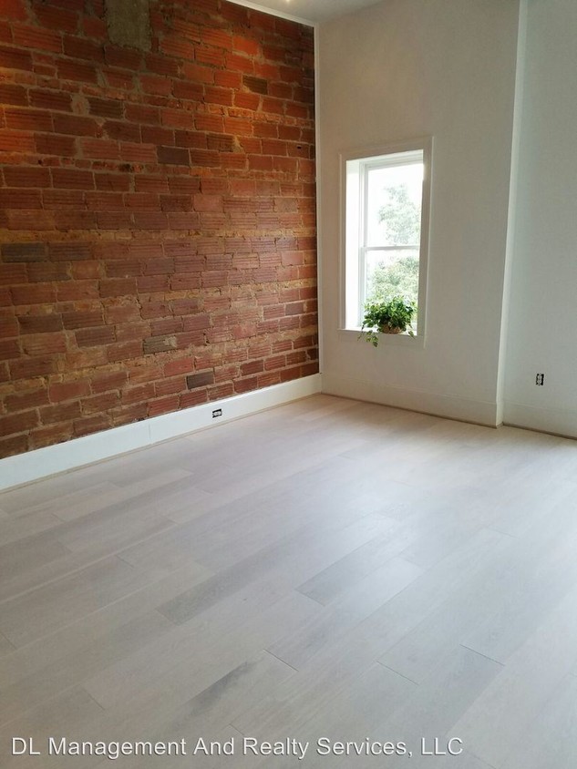 Primary Photo - 1220 S St NW