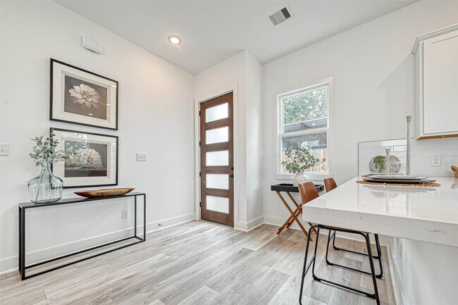 Foto del edificio - 9316 Arledge St