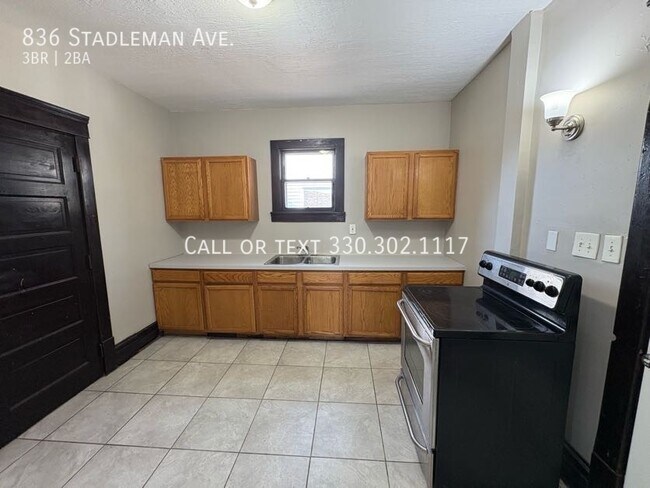 Foto del edificio - 836 Stadelman Ave