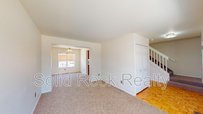 Building Photo - 2635 Leoti Dr