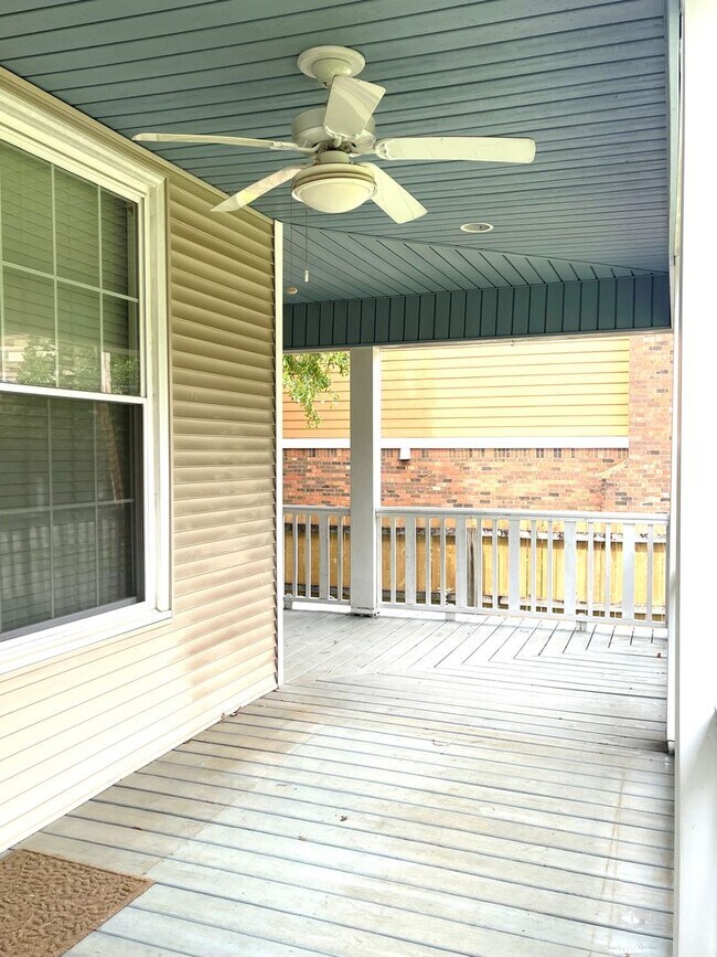Foto del edificio - Gorgeous 3 Bedroom Home in the Overton Squ...