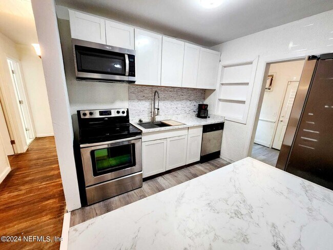 Foto del edificio - 1823 E 25th St