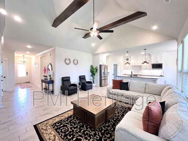 Foto del edificio - 2061 Larry Ln