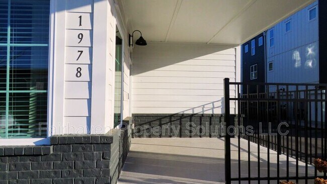 Foto del edificio - 1978 Mitchell Ave