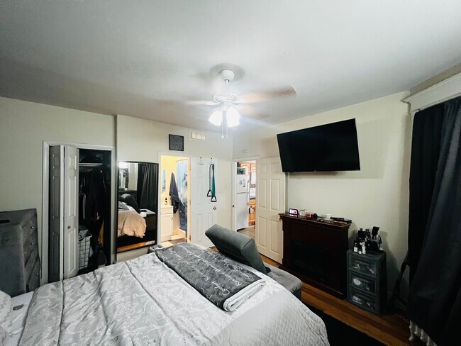 Foto del edificio - 1626 Lindley Ave