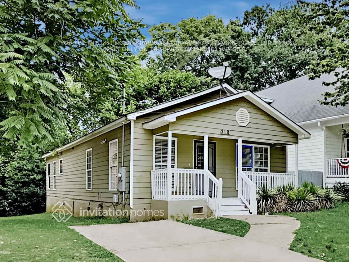 Primary Photo - 210 Farrington Ave SE