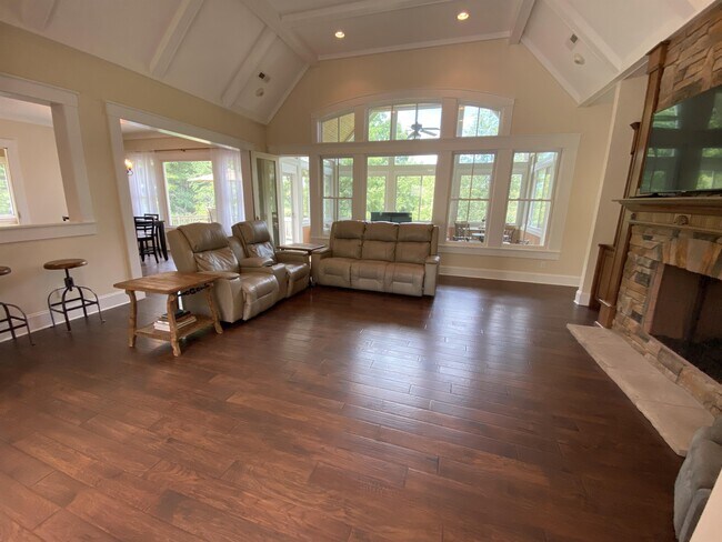Building Photo - 65 Orvis Stone Cir