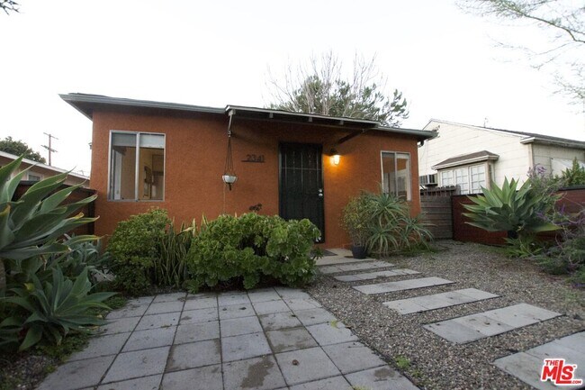 Foto del edificio - 2341 Meadowvale Ave