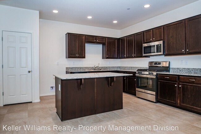 Foto del edificio - 4 br, 2 bath House - 21248 W Palm LN