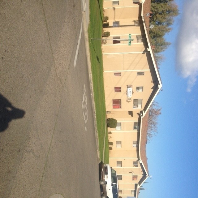 Building Photo - 901-909 Riverside Dr