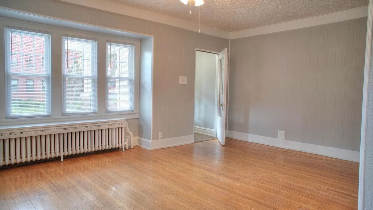 Primary Photo - 2979 N Murray Ave