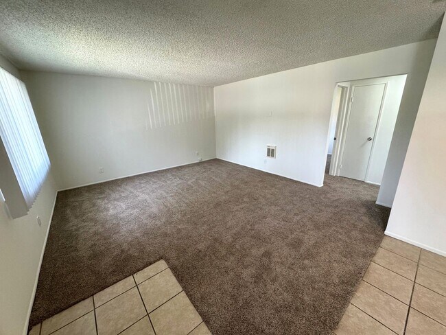 Foto del edificio - Downstairs 2 Bedroom + 1 Bath McKeon Condo