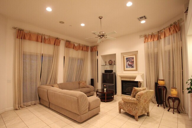 Building Photo - Elegant Fully Furnished Single Story Home