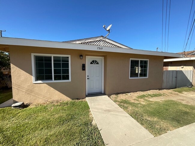 Foto del edificio - House - 2 Bedrooms / 1 Bathroom - Paramount