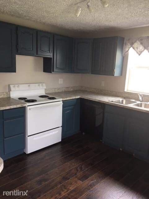 Building Photo - 415 Lakeview St