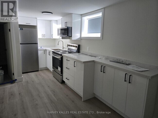 Photo du bâtiment - 111 McAllister Rd