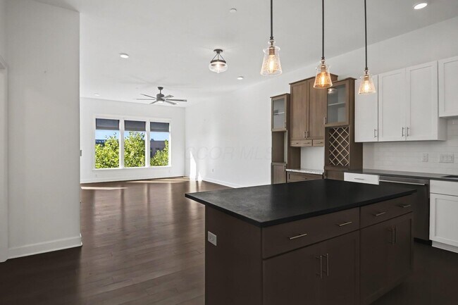 Foto del edificio - 828 Bobcat Ave