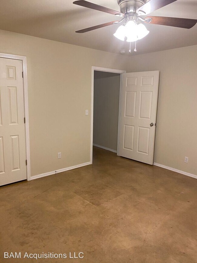 Foto del edificio - 2428 Ellis Dr