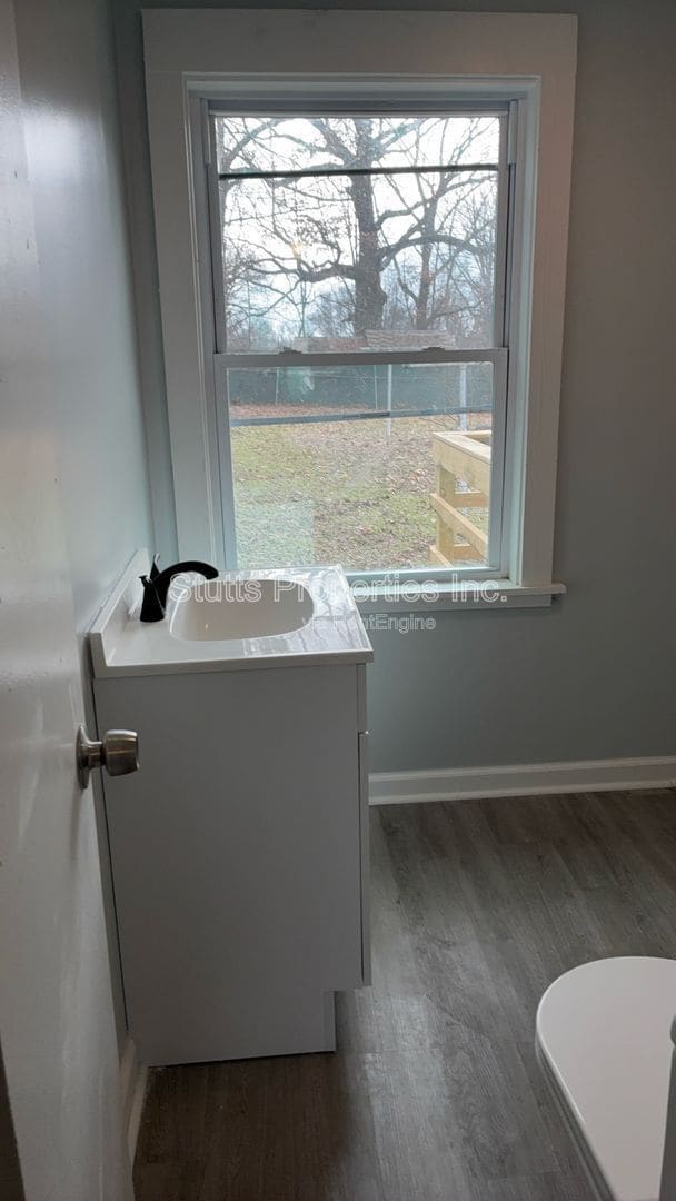 Foto del edificio - 2410 Veterans Dr