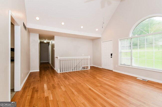 Foto del edificio - 5025 Lucille Ave NW