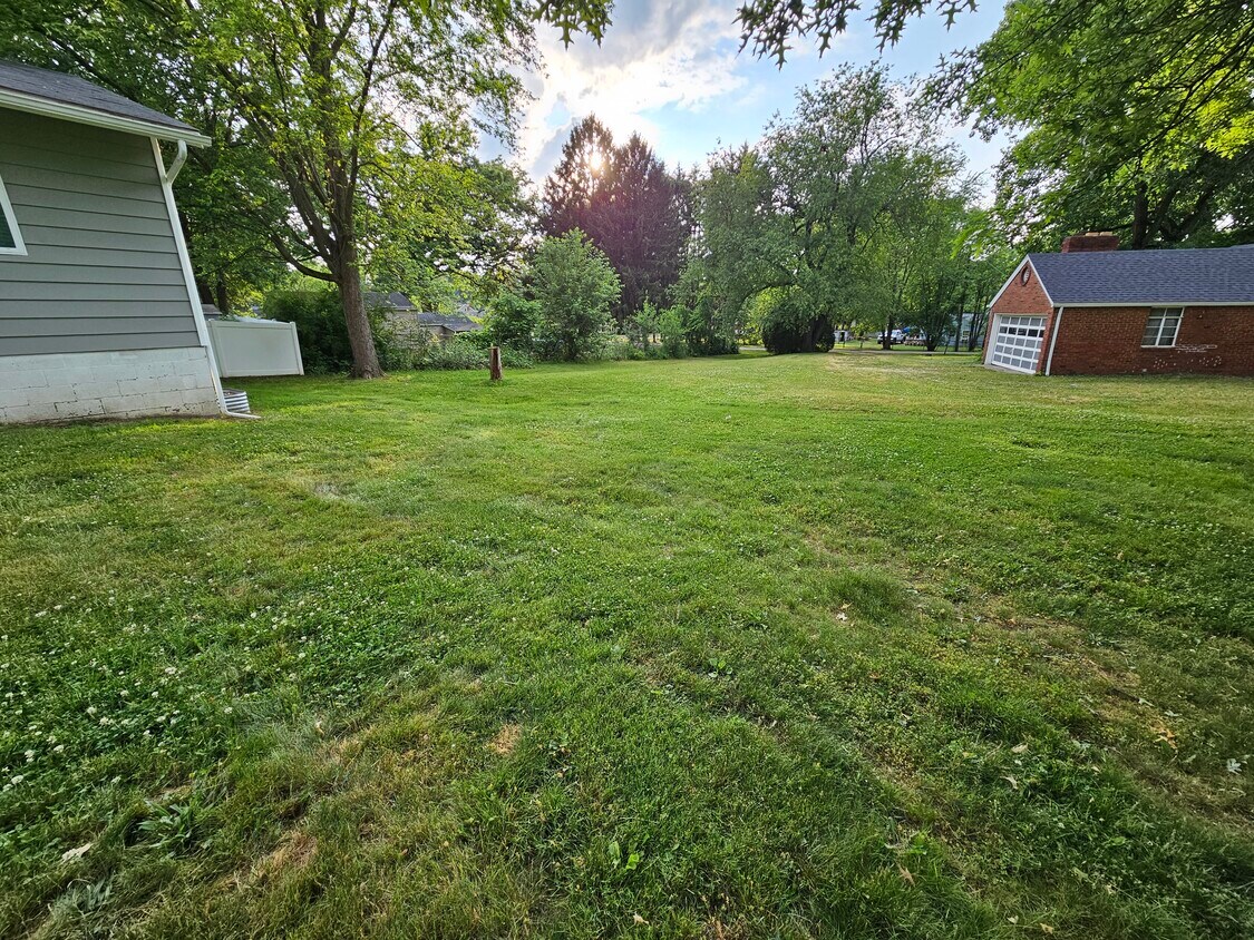 2761 Michaels Dr, Akron, OH 44312 House Rental in Akron, OH