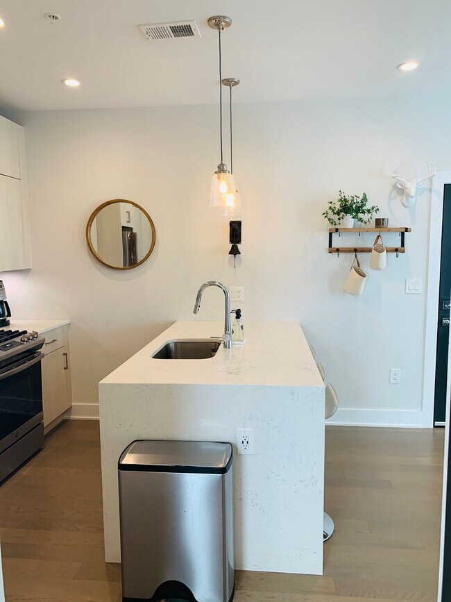 Foto del edificio - 653 Irving St NW