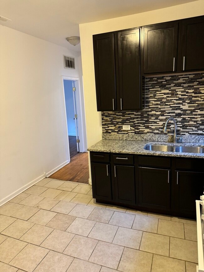 Foto del edificio - 7528 S Peoria St