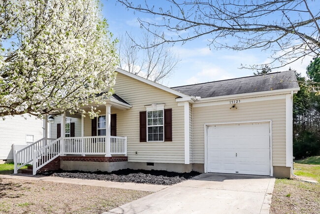 Building Photo - 15123 De Havilland Dr