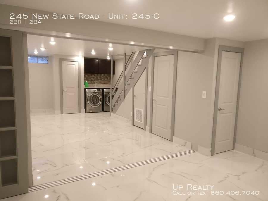 Foto principal - 245 New State Rd