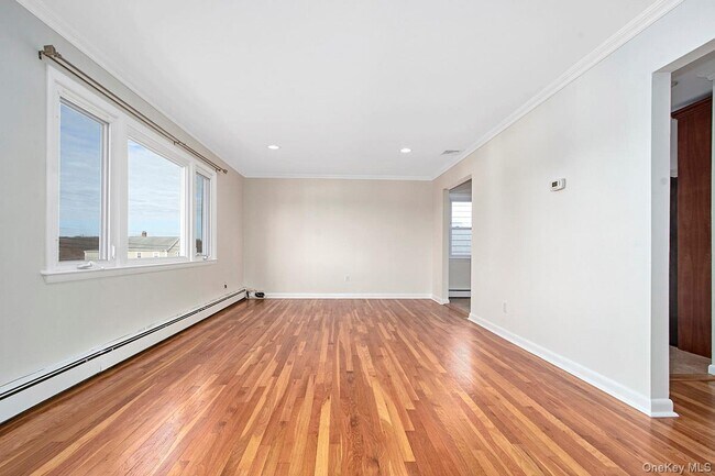 Foto del edificio - 222 Gainsborg Ave E