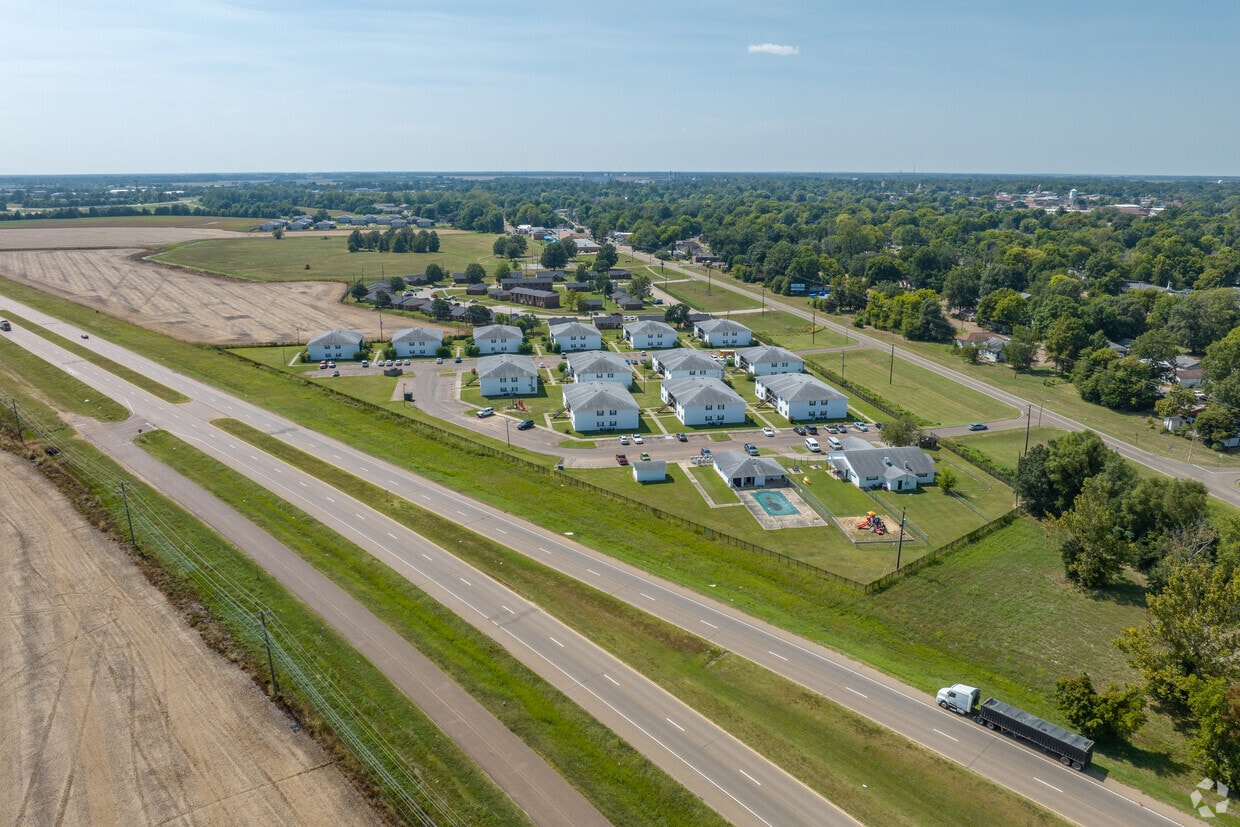 Primary Photo - Curtis Moore Apartments