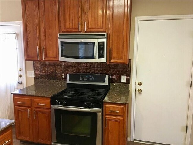 Foto del edificio - 3705 Eagles Nest St