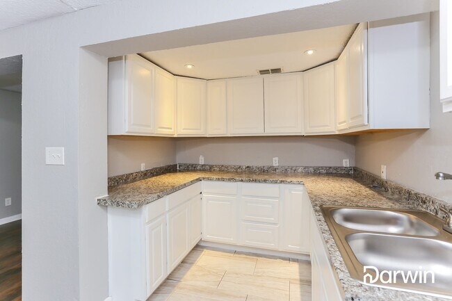 Foto del edificio - 9231 Spottswood Rd