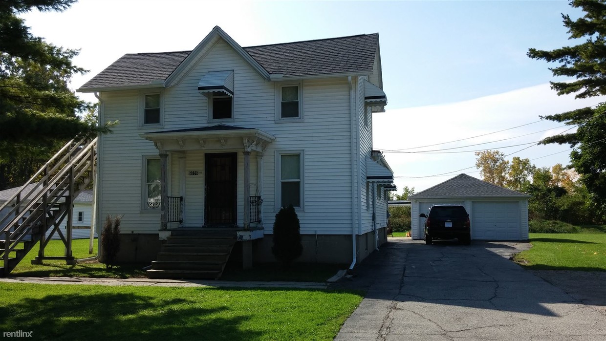 Primary Photo - 6696 S Huron River Dr