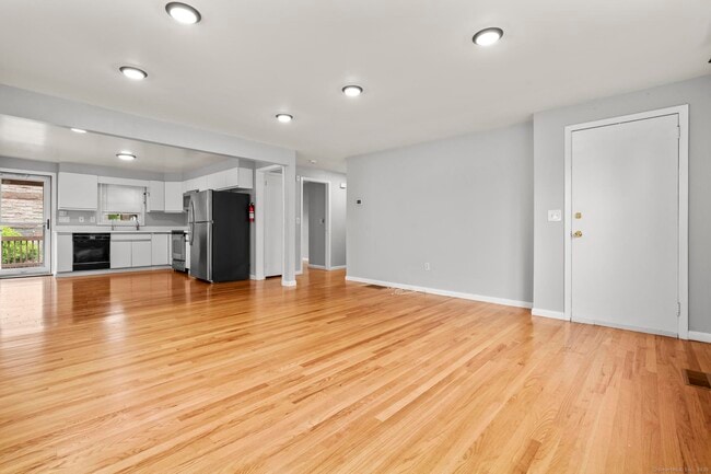 Building Photo - 26 Hackett Cir N