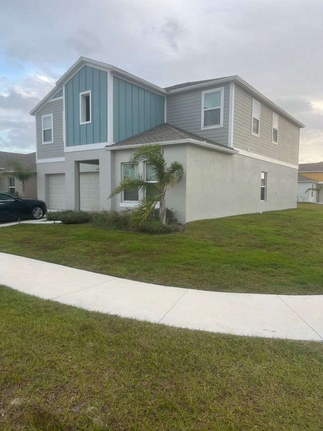 Foto del edificio - Spacious 5BR House in Winter Haven