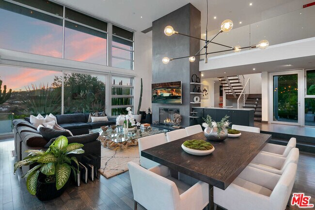 Building Photo - 2651 Nichols Canyon Rd
