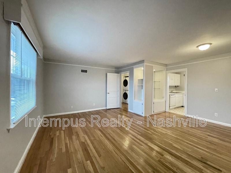 Photo - 3310 Long Blvd