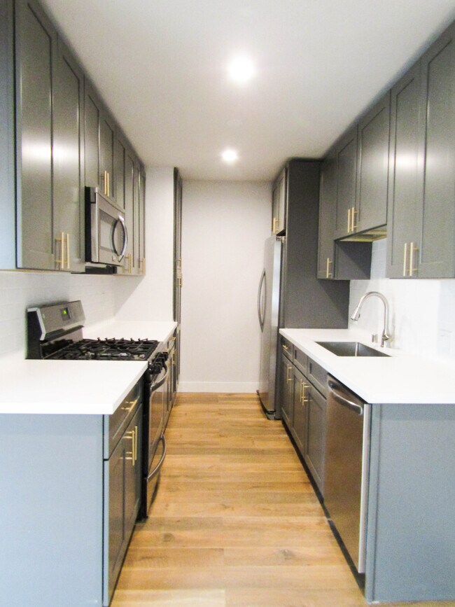 Foto del edificio - 1458 S Cloverdale Ave