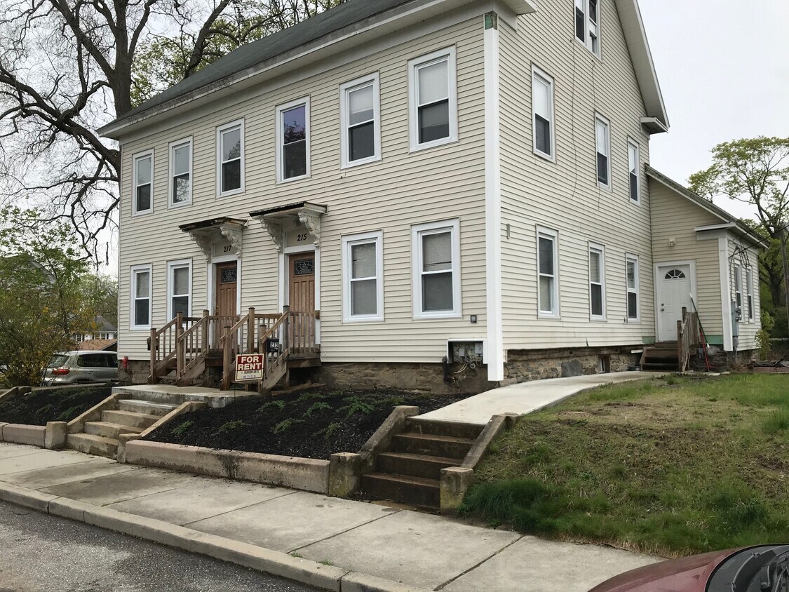 217 North Street Willimantic - 217 North St