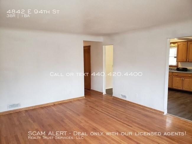 Foto del edificio - 4842 E 94th St