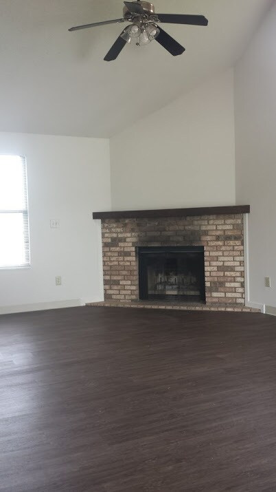 Foto del edificio - 34 Fox Meadow Ln