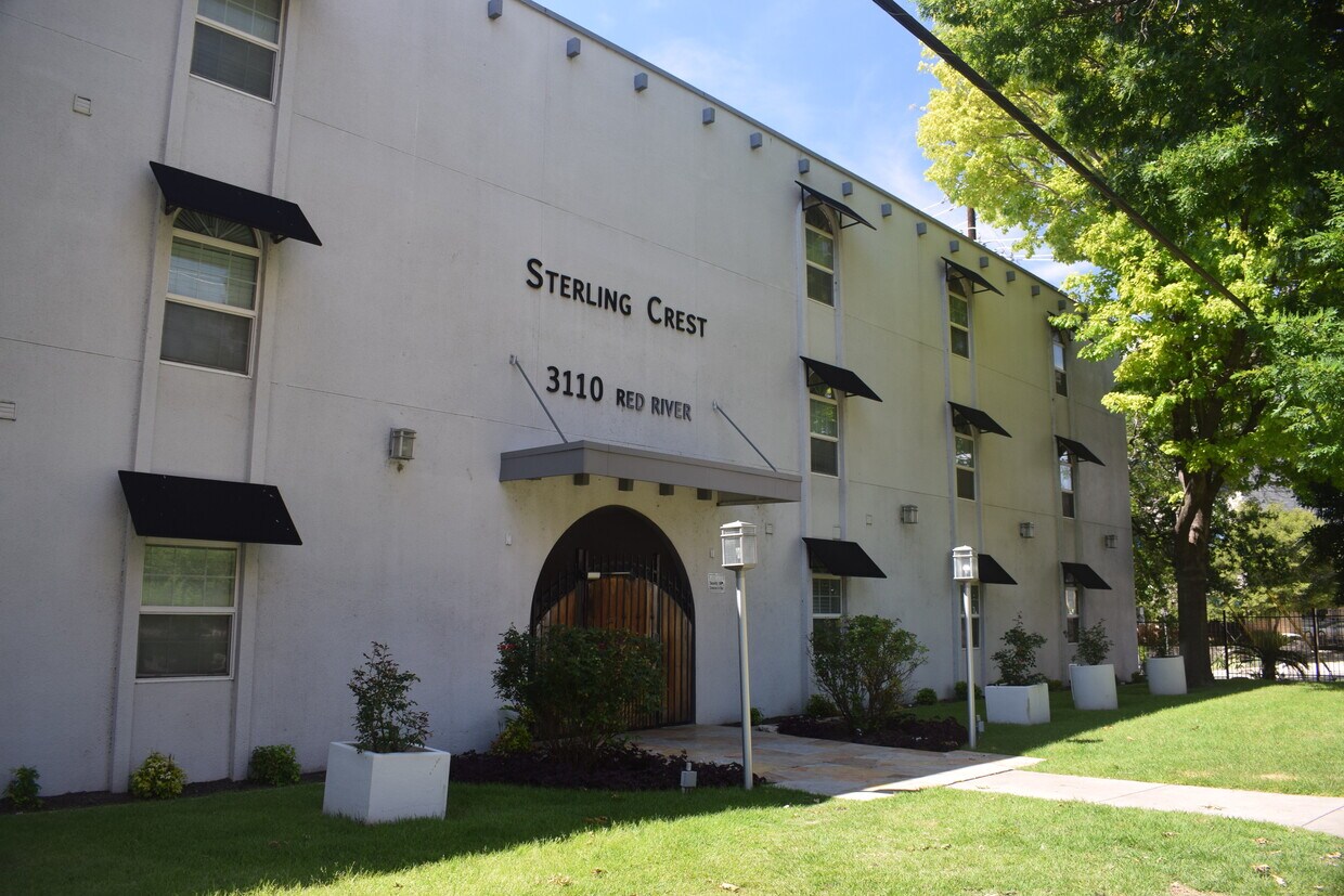 Foto principal - 3110 Red River St